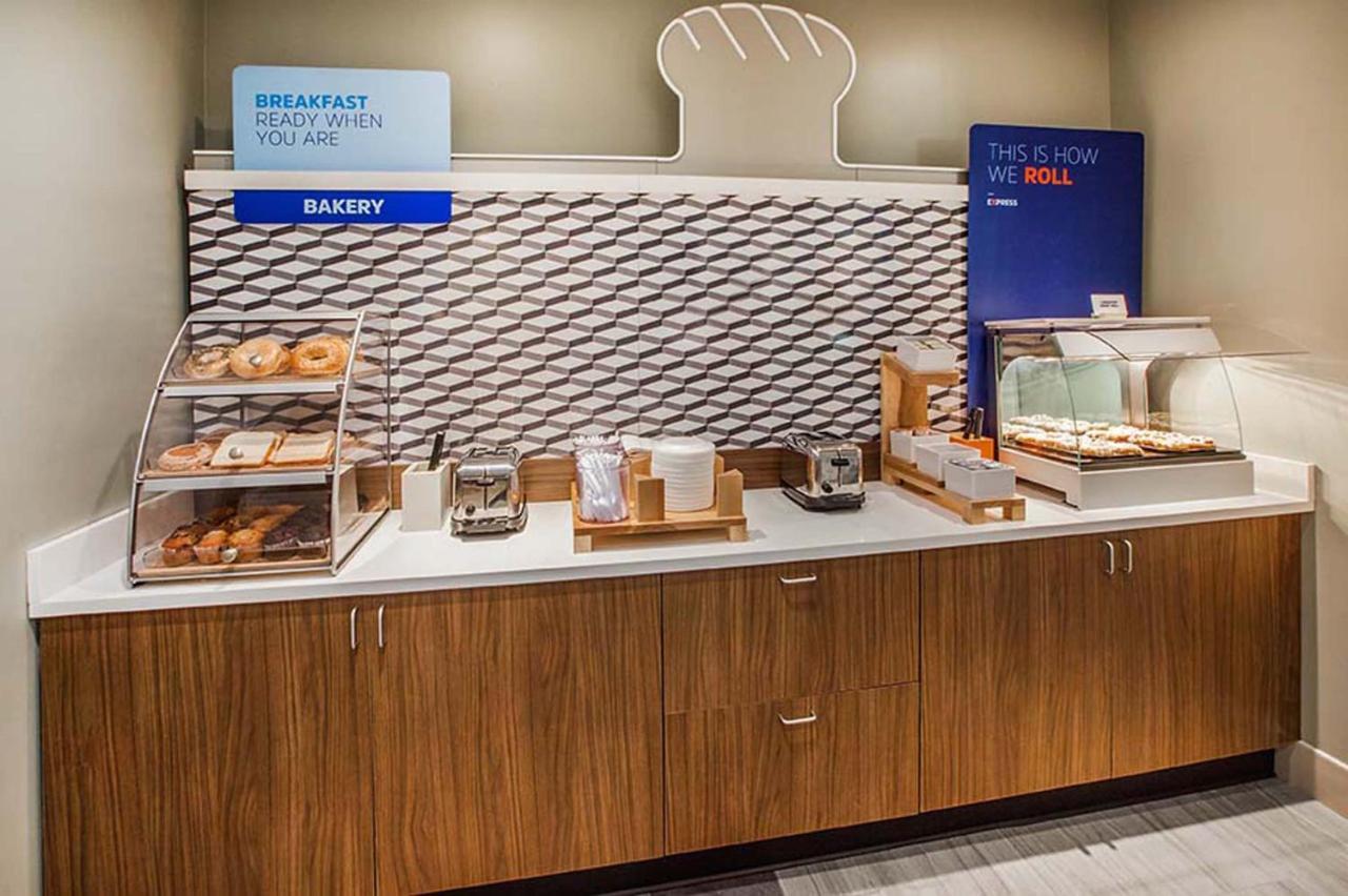 Holiday Inn Express Hotel And Suites Weslaco By Ihg Zewnętrze zdjęcie