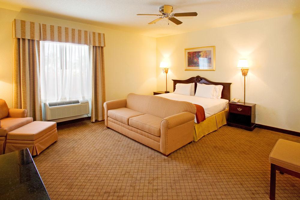 Holiday Inn Express Hotel And Suites Weslaco By Ihg Zewnętrze zdjęcie