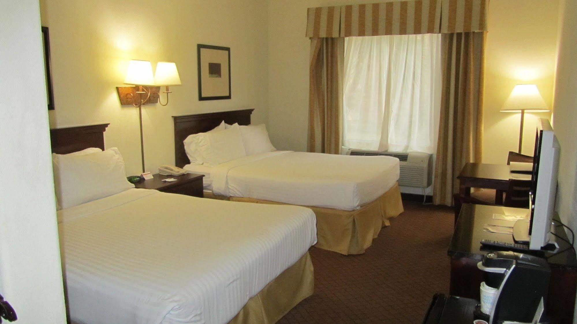 Holiday Inn Express Hotel And Suites Weslaco By Ihg Zewnętrze zdjęcie