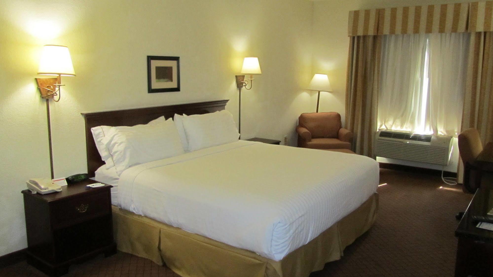 Holiday Inn Express Hotel And Suites Weslaco By Ihg Zewnętrze zdjęcie