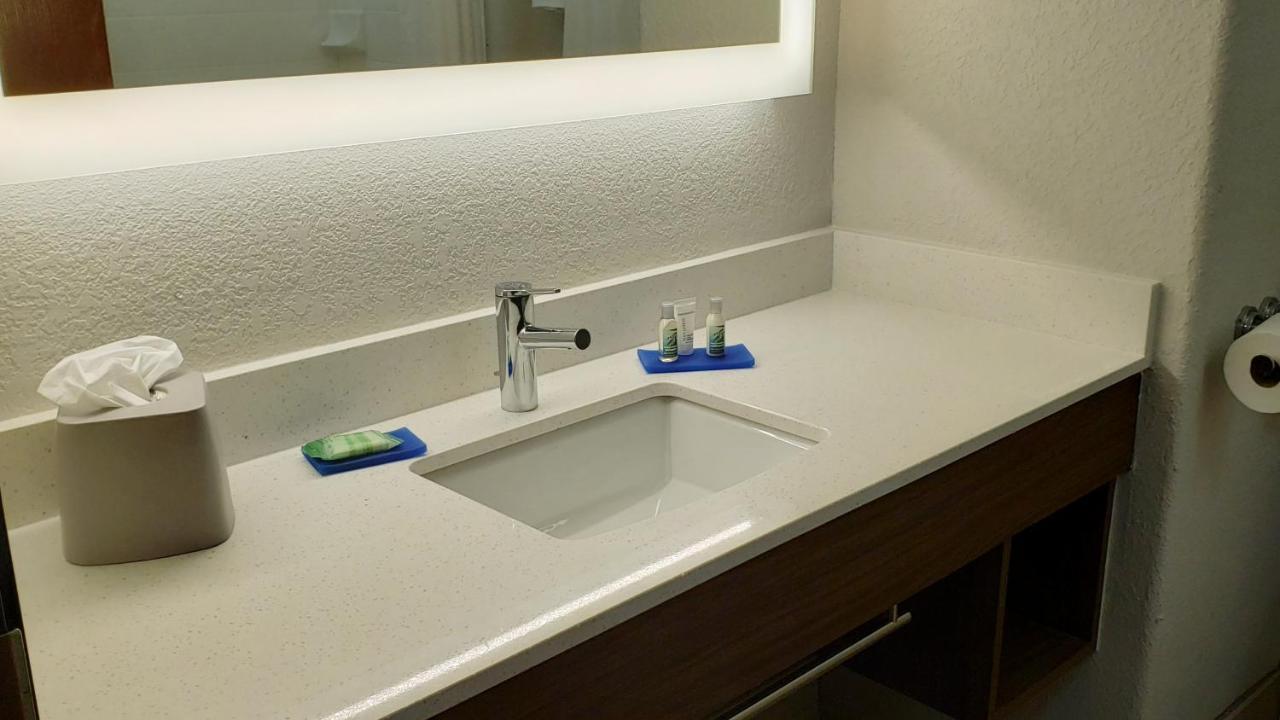 Holiday Inn Express Hotel And Suites Weslaco By Ihg Zewnętrze zdjęcie