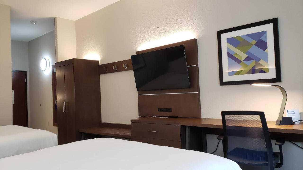 Holiday Inn Express Hotel And Suites Weslaco By Ihg Zewnętrze zdjęcie