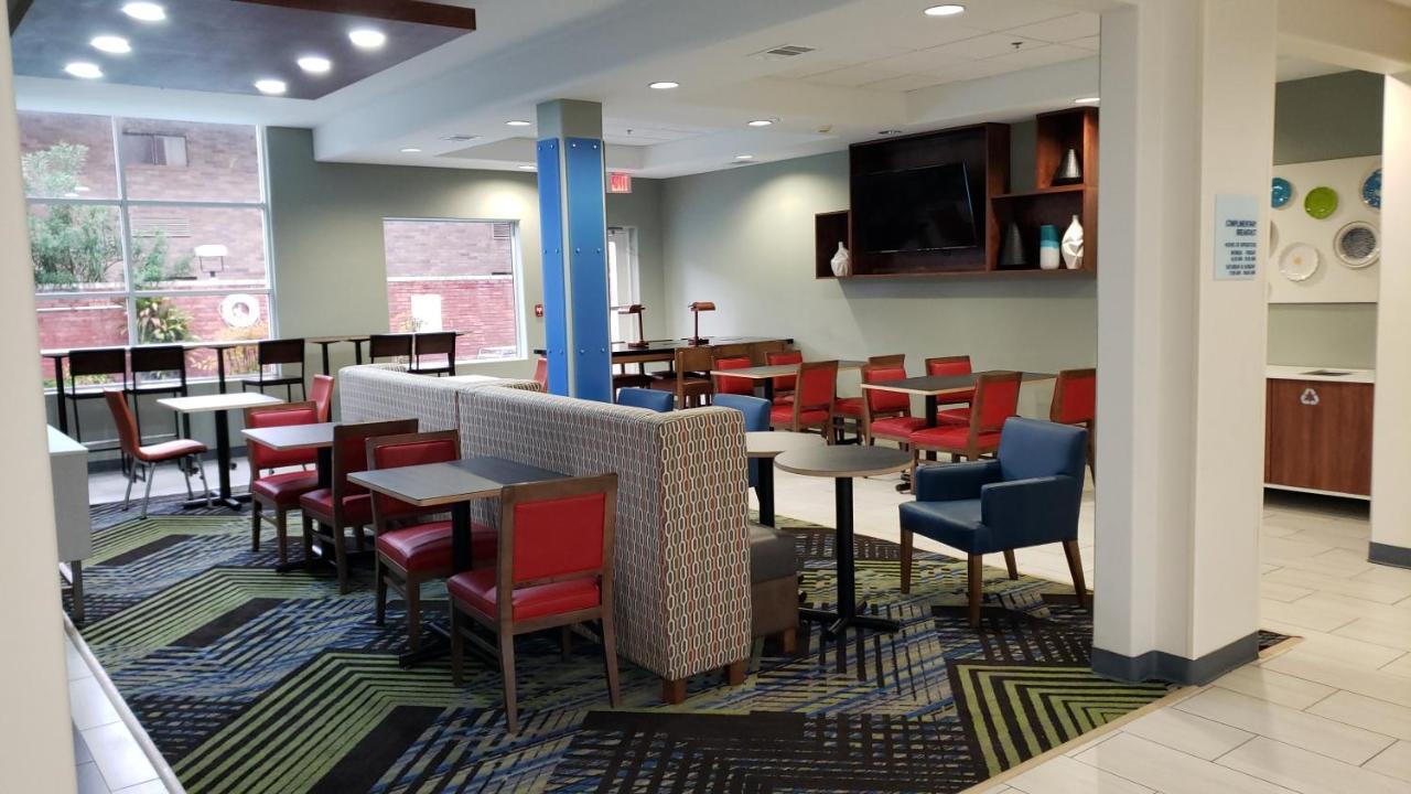 Holiday Inn Express Hotel And Suites Weslaco By Ihg Zewnętrze zdjęcie