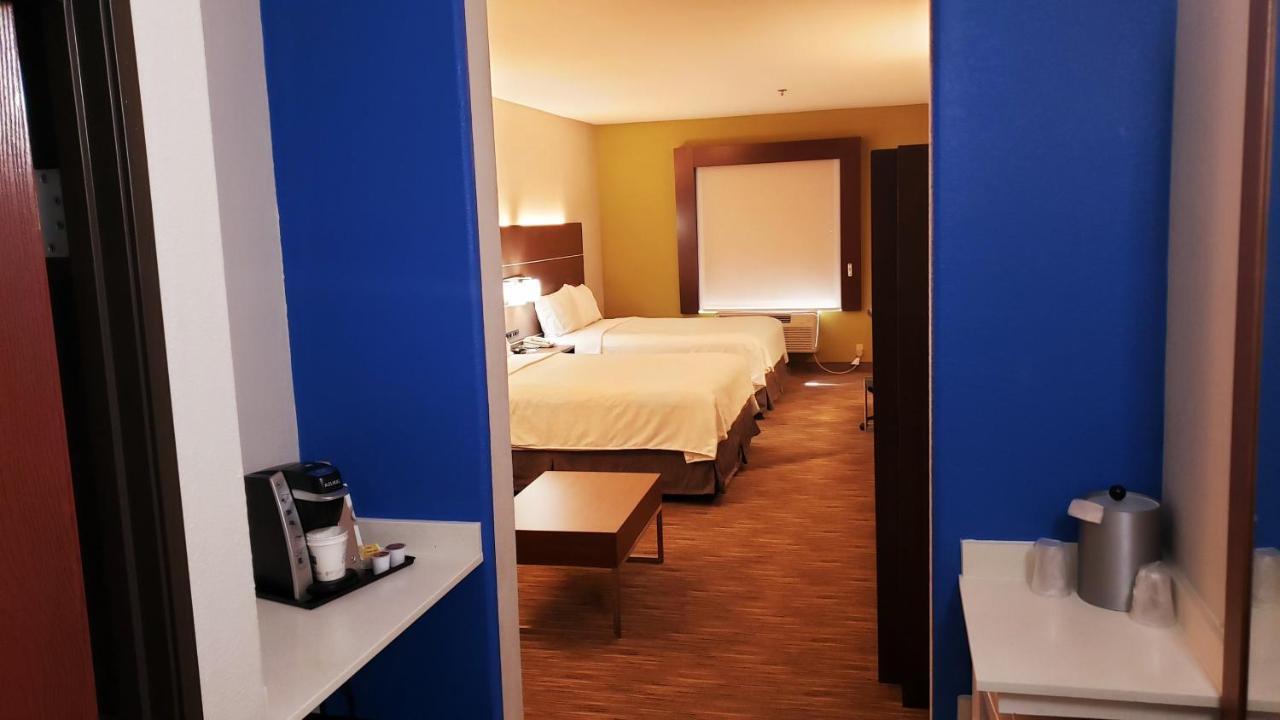 Holiday Inn Express Hotel And Suites Weslaco By Ihg Zewnętrze zdjęcie